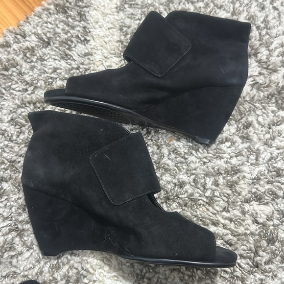 Aerosoles Y2K Suede Black Booties Womens 8 1/2 Wedge Heel Open‎ Toe Goth Witchy - Picture 7 of 11